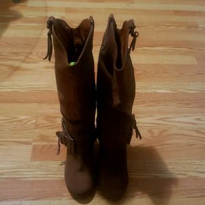 Women's Boots 👢...